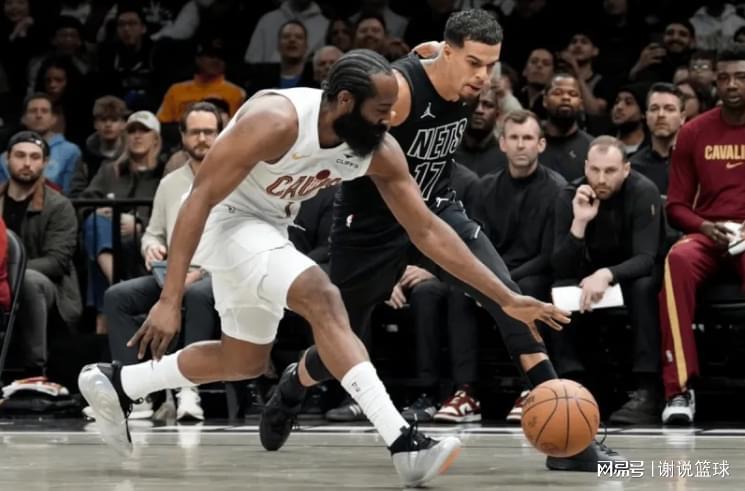 HTH-争议吹罚让哈登里程悲，13+10中锋不可或缺，对手两副将改变战局